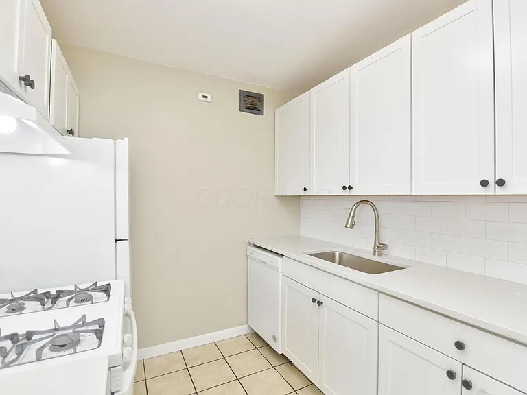 1620 E Broad St #1202 — Photo 20
