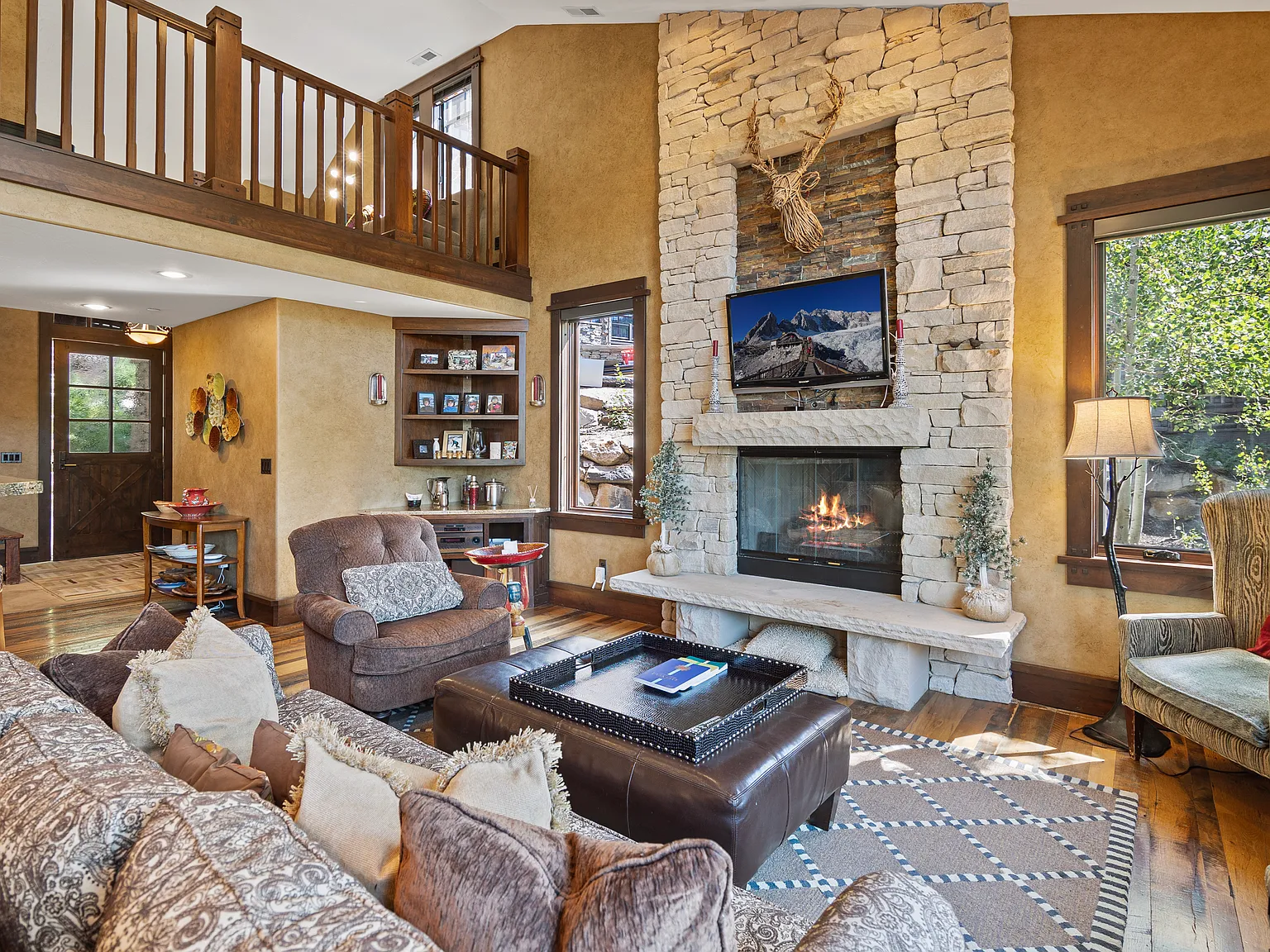 4 bed, 4.5 bath, 3434 sqft, $14,995 — Photo 3