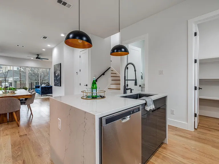 2714 N Carroll Ave #101 — Photo 12