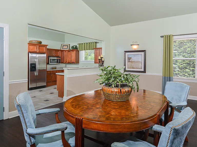 1005 Chauncey Ln — Photo 1
