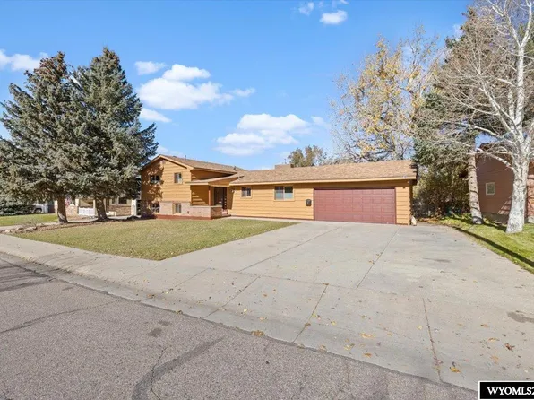 31 Valley Drive, Casper, WY 82604
