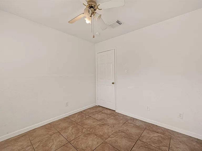 6311 Tall Willow Dr — Photo 26