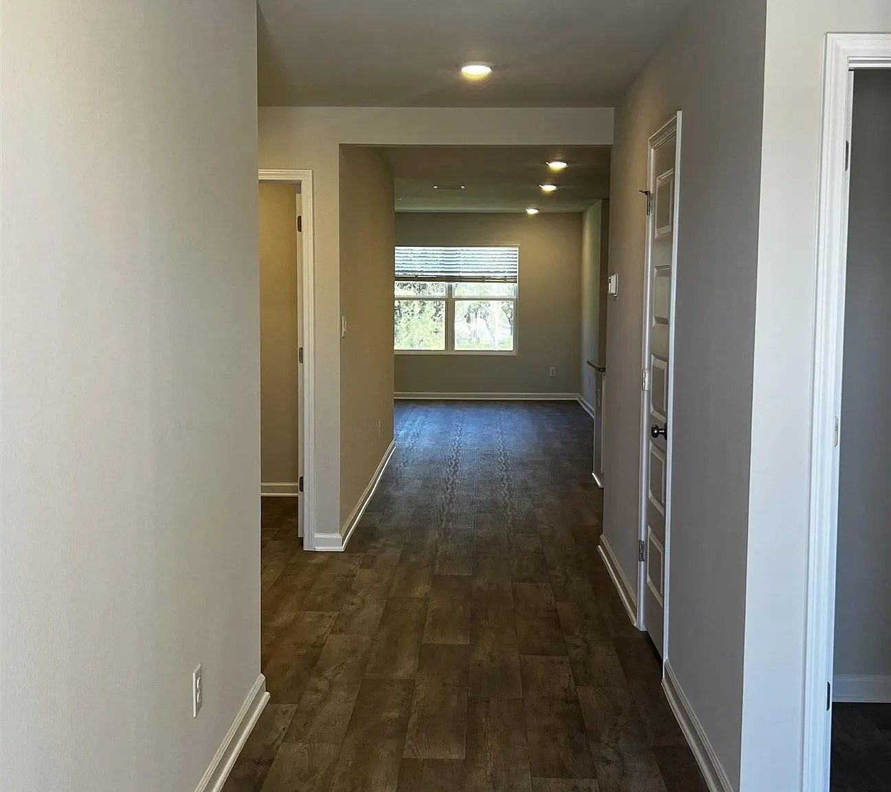 4 bed, 2.0 bath, 1791 sqft, $2,100 — Photo 2
