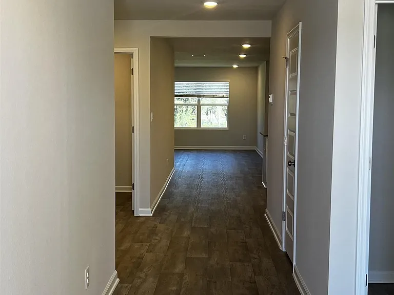 11207 Elemis Dr — Photo 2