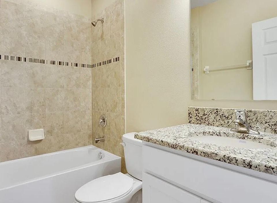 2nd image of 1701 Berkshire Cir SW