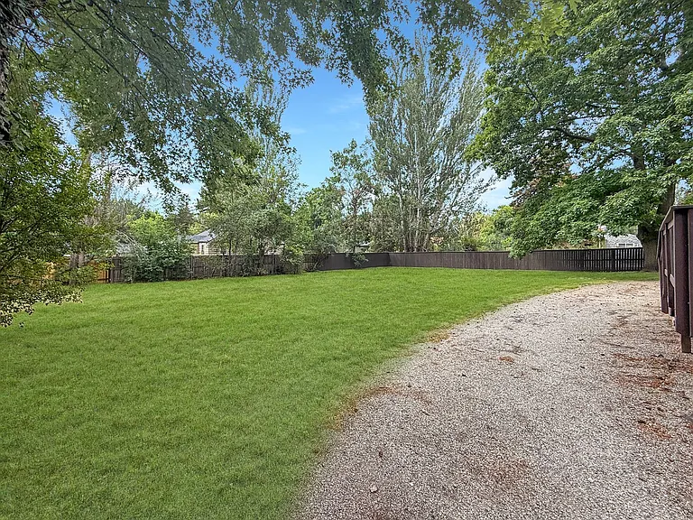2890 Quay St — Photo 34
