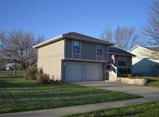 7401 SW 25th St, Topeka, KS 66614