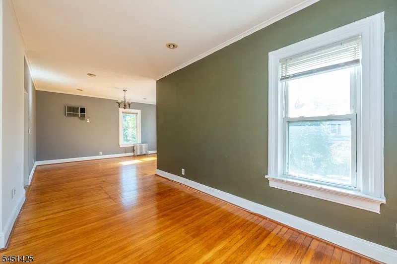 3 bed, 1.0 bath, $2,275 — Photo 4