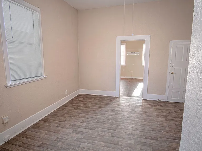 4115 S Presa — Photo 28