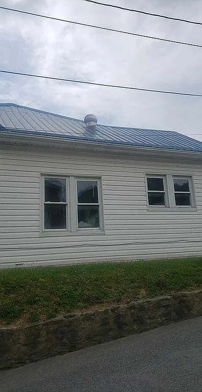 325 Virginia Ave, Richlands VA - Owner Finance Home