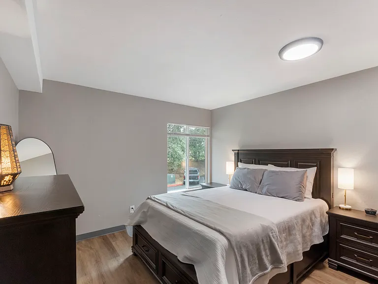 Tanara Villa at Tacoma Narrows — Photo 45