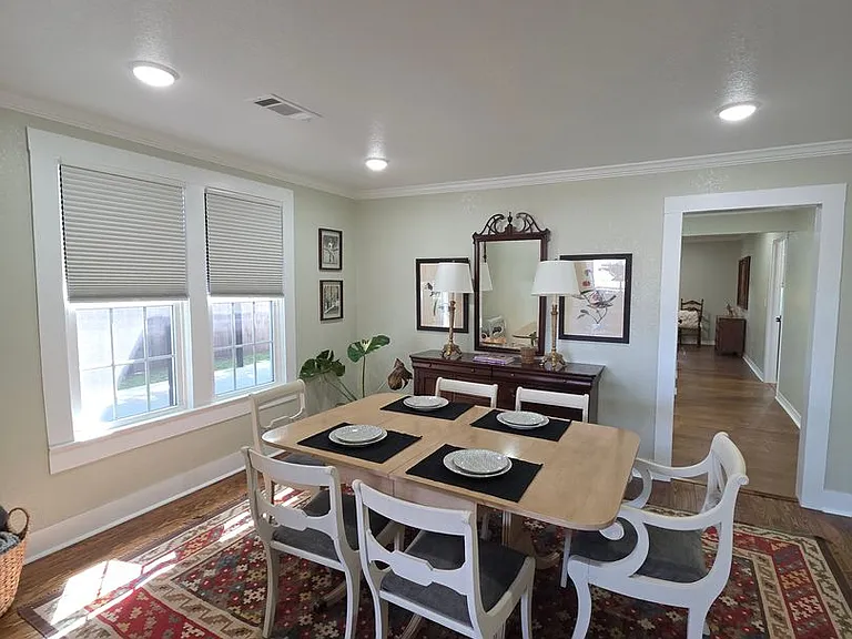 105 Pecan St — Photo 5