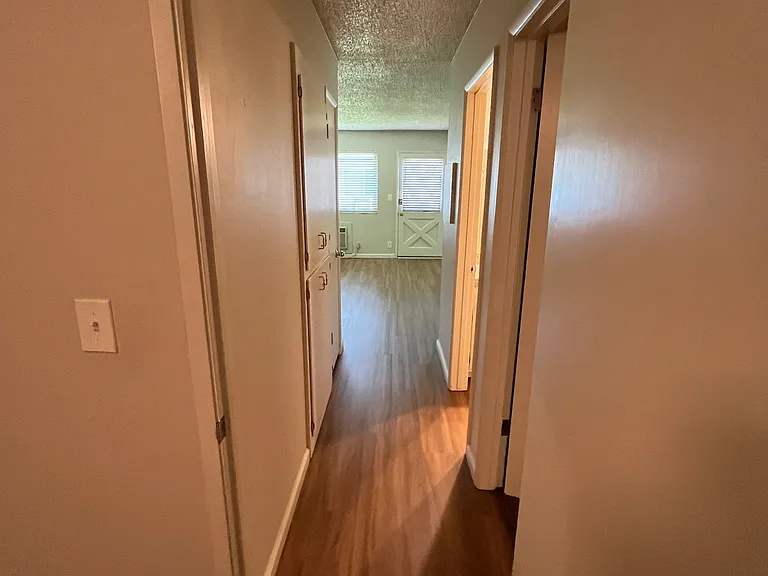 3017 N Vagedes Ave #B — Photo 7