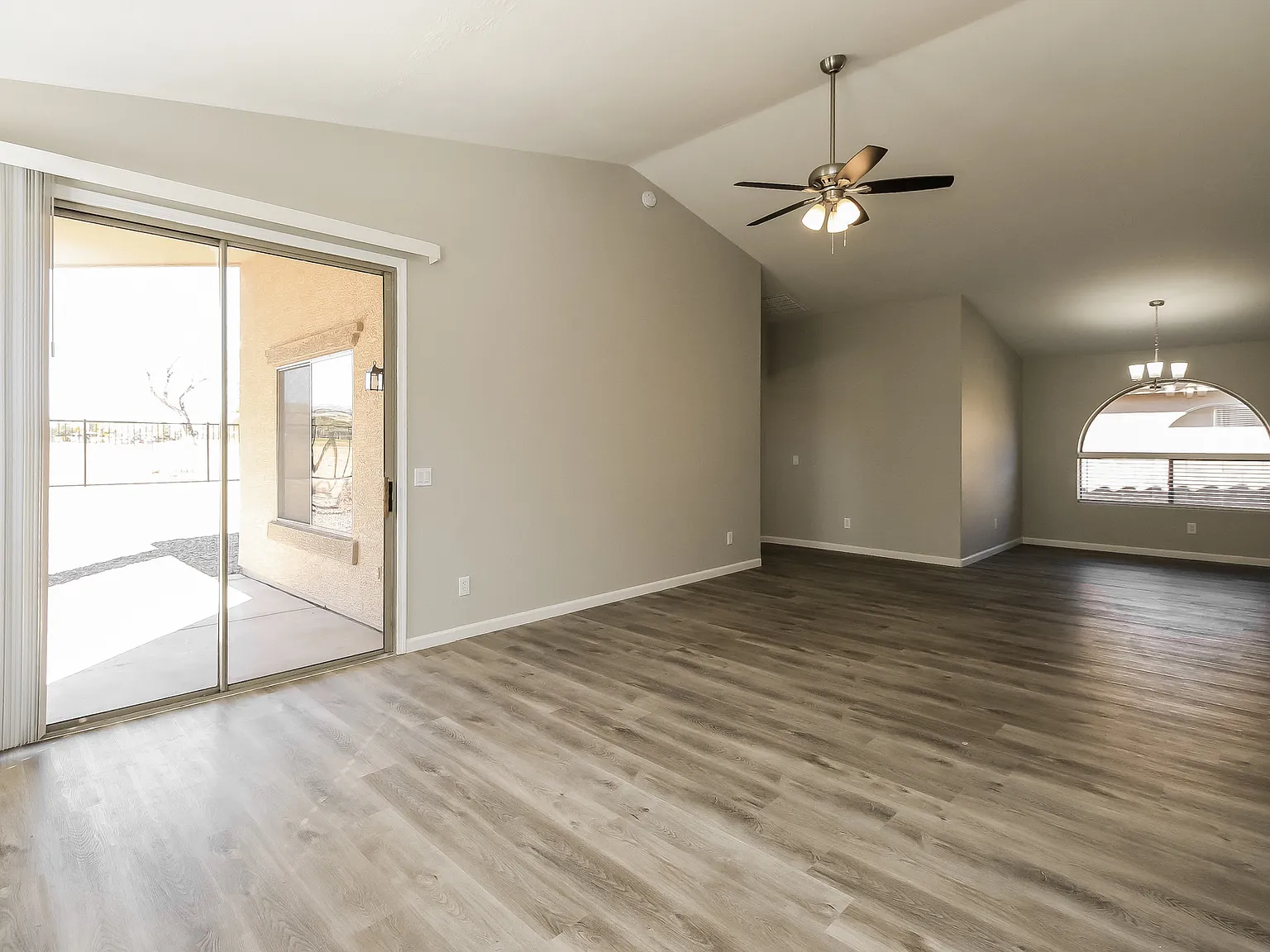 29858 N Broken Shale Dr — Photo 2