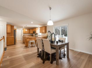 436 E Calgary Ave, Bismarck, ND 58503