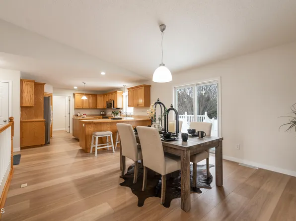 436 E Calgary Ave, Bismarck, ND 58503