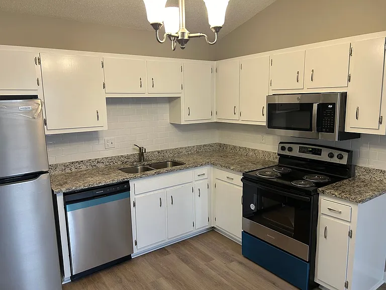 3701 Squaw Valley Dr SW — Photo 11