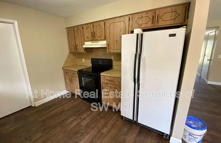 1207 W Sunset St #B — Photo 6