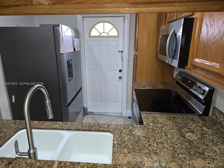 5151 W Oakland Park Blvd #303 — Photo 13