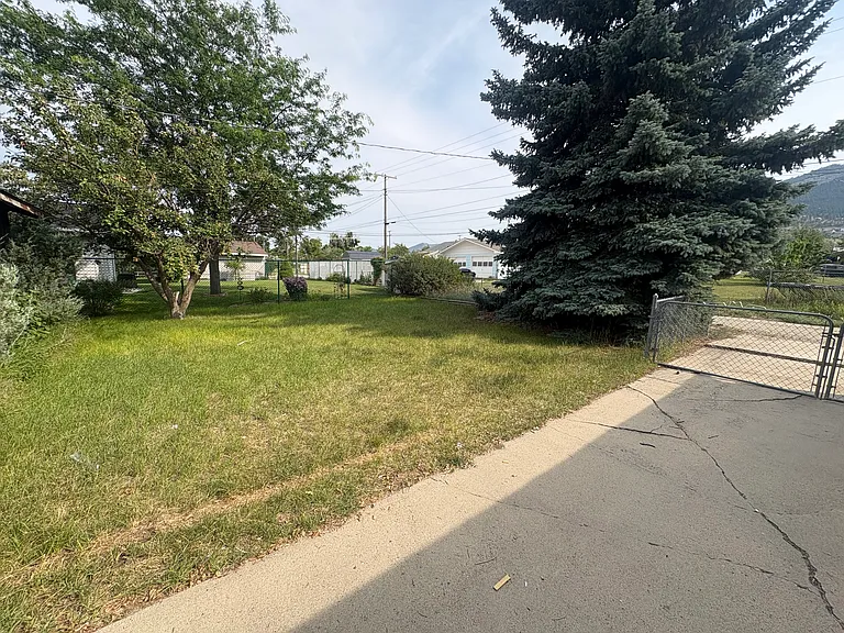 1415 Hollins Ave — Photo 31