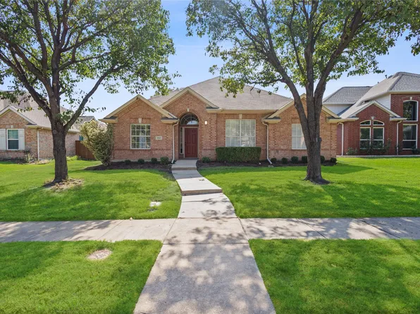 1813 Garrett Dr, Carrollton, TX 75010