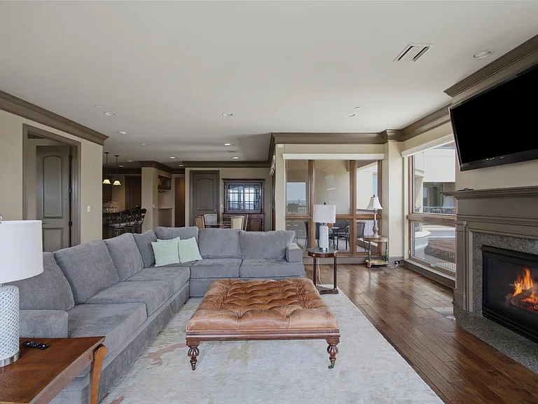 501 Samuels Ave #230 — Photo 21