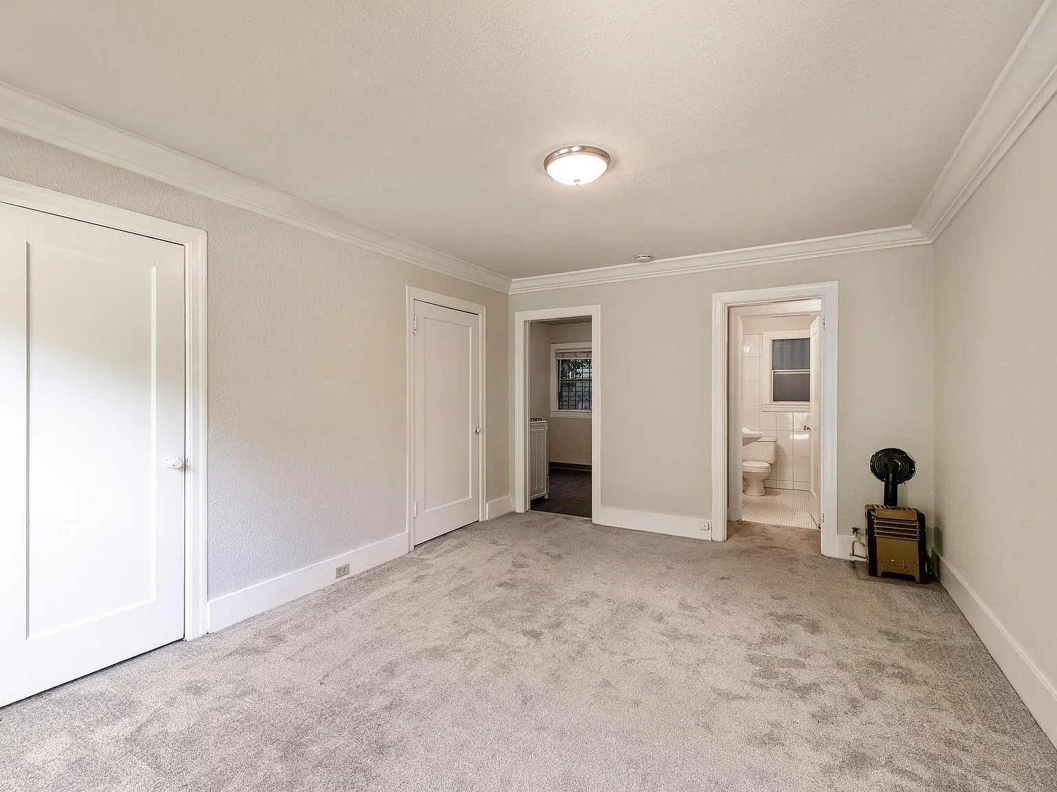 Studio, 450 sqft, $1,595 — Photo 2