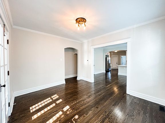 3rd image of 2506 Bellevue Ave APT A