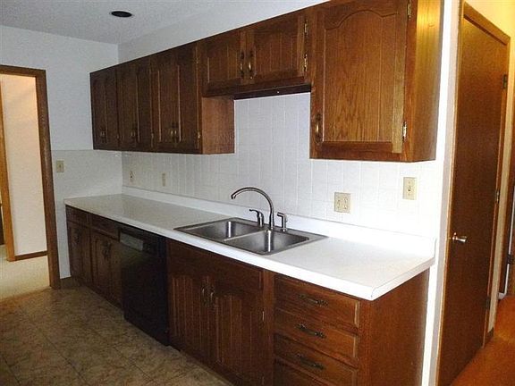 5th image of 5 Asbury Ct