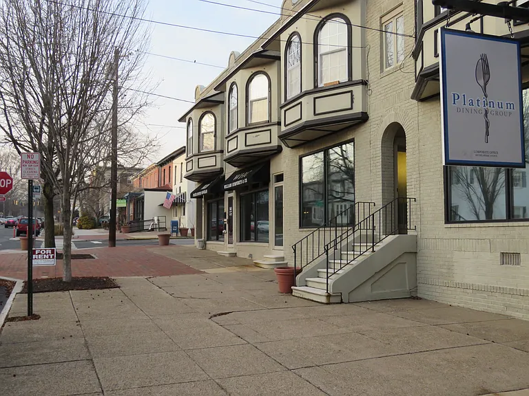 1831 Delaware Ave #1 — Photo 1