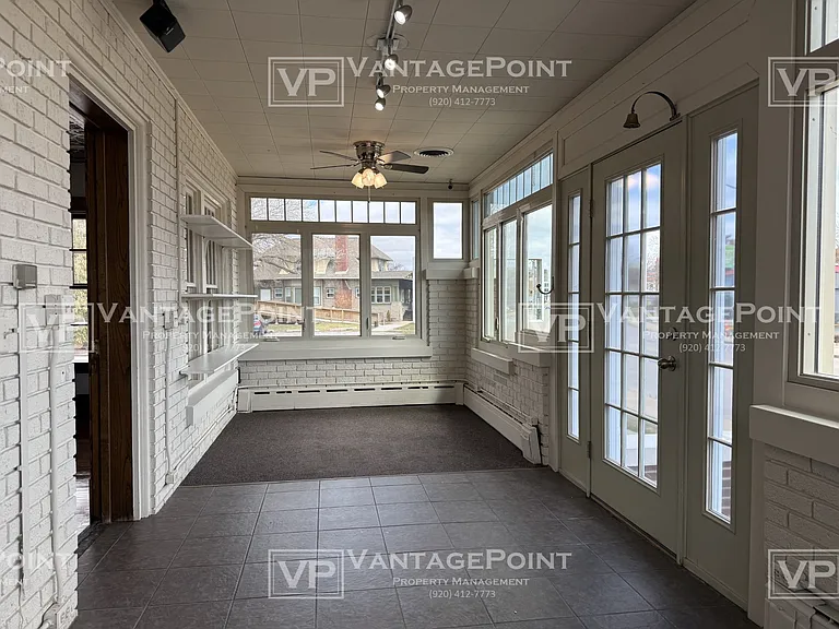 447 S Commercial St #1 — Photo 4