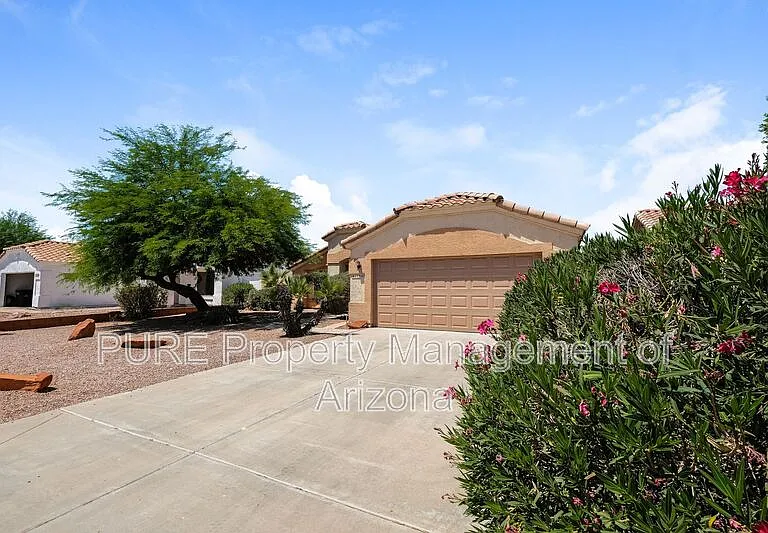 17906 N 92nd Ln — Photo 2