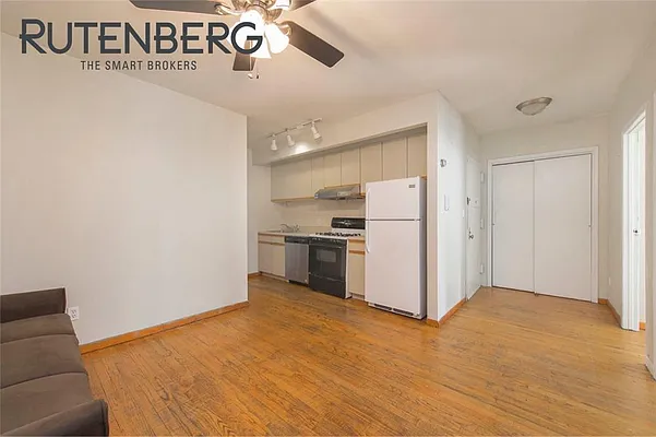 Rented by R New York | media 17