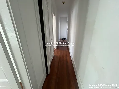 146 Oxford St Photo 1