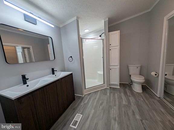 5th image of 227 Poclain Rd