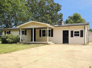 1035 Lakeside Rd, Madisonville, TN 37354