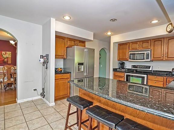 3rd image of 58 Blackstone St