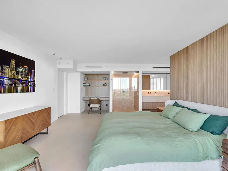 3411 Indian Creek Dr #1201 — Photo 40