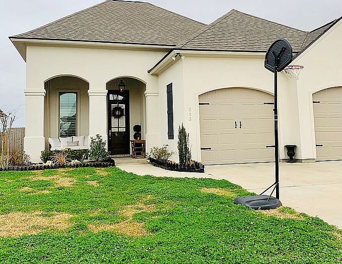 1st image of 313 Cypress View Dr