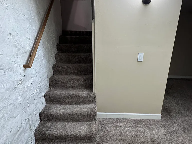 403 Queen Ave N #1 — Photo 18