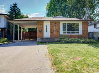 138 Osborne Cres, Oakville, ON L6H 1G1