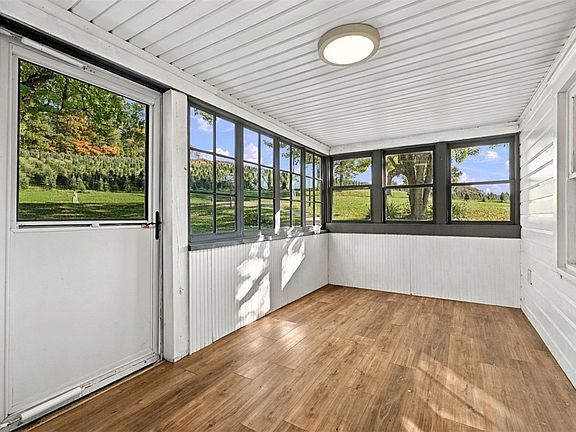 4th image of 132 Grupp Ln