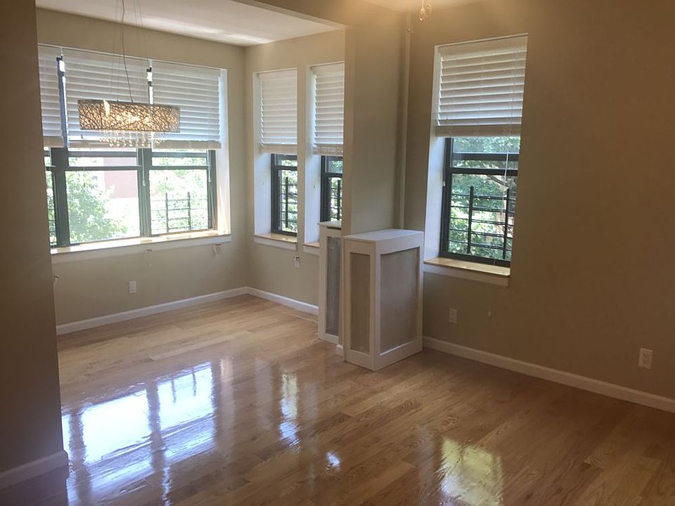1st image of 2444 28th St APT 3A