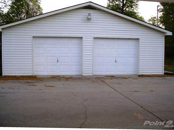 4-Detached Garage