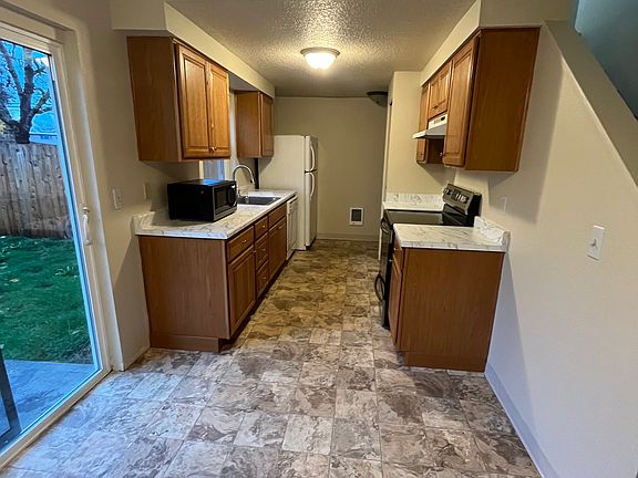 4th image of 2909 SE 38th Ct