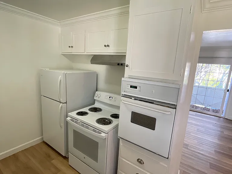 124 Buckthorn Way #6 — Photo 3