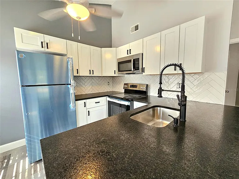 2668 Megan Ct — Photo 6