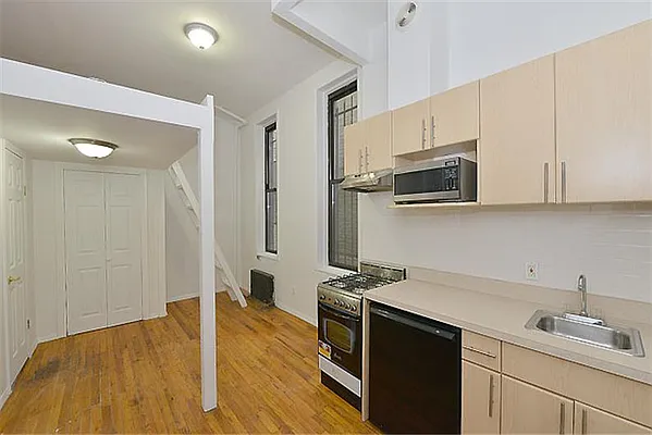 Rented by Buchbinder & Warren | media 19