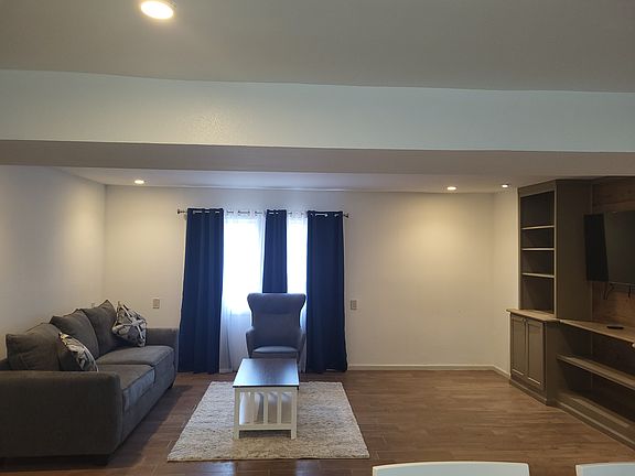 3rd image of 3024 Napoleon Ave #A