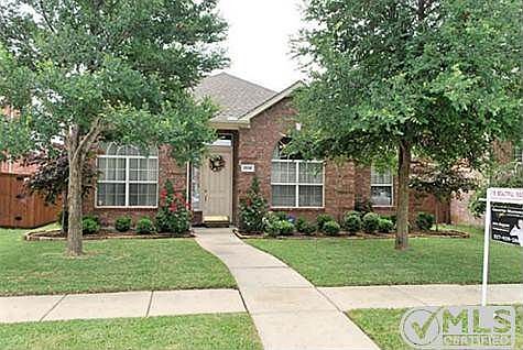 1st image of 2035 Camelot Dr